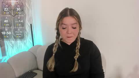 DAHLIA online show from December 22, 2025, 8:06 pm