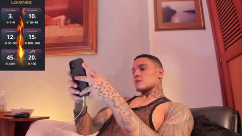 Snapshot of im_dominike chatting on January 10, 2025, 10:46 pm im_dominike online show from January 10, 2025, 10:46 pm