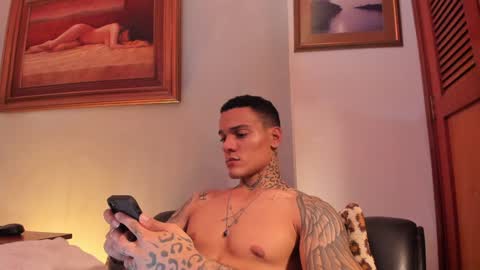 Snapshot of im_dominike chatting on February 4, 2025, 3:33 am im_dominike online show from February 4, 2025, 3:33 am