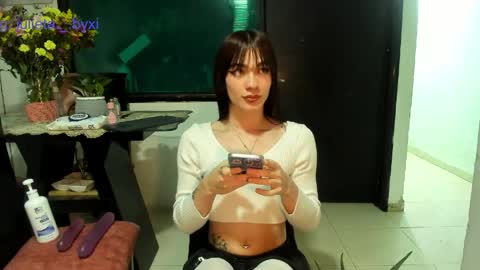 Snapshot of im_dorothy chatting on May 6, 2026, 3:02 am im_dorothy online show from May 6, 2026, 3:02 am