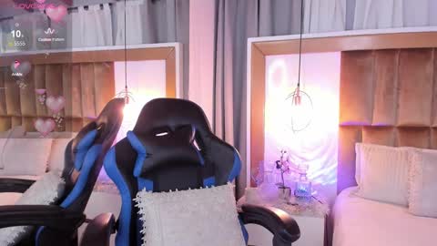 Anna  online show from December 17, 2024, 3:06 pm