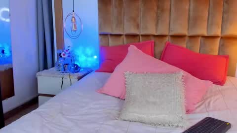 Anna  online show from March 3, 2025, 2:59 pm