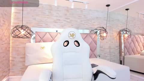 im mou  online show from March 1, 2025, 3:49 pm