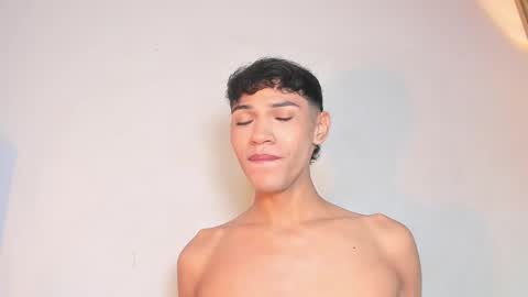 im_sebaslopez online show from February 5, 2026, 8:02 pm