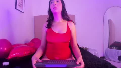 im tiffany  online show from February 16, 2026, 4:41 am