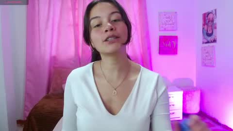 im_tulipan online show from April 8, 2026, 10:21 pm