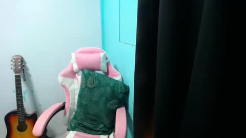 Snapshot of im_your_sexy_wifexxx chatting on September 8, 2025, 8:19 pm Ms. M online show from September 8, 2025, 8:19 pm