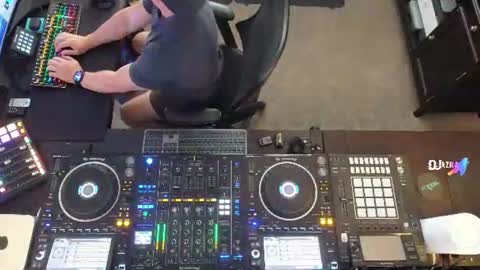 Snapshot of imdjazra chatting on June 9, 2026, 1:28 am DJ Azra online show from June 9, 2026, 1:28 am