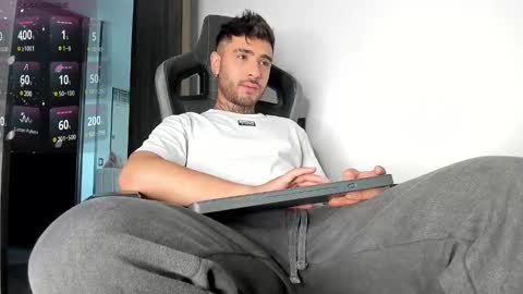 Felipe Ferrer online show from February 26, 2025, 10:31 pm