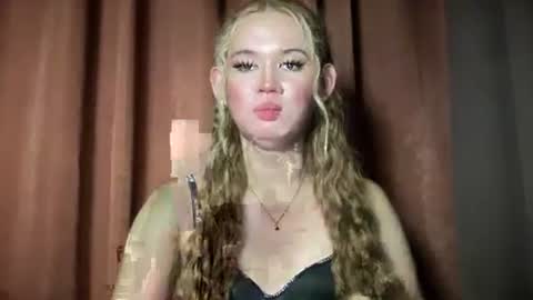 Snapshot of imjustasluttyintownxxx chatting on February 4, 2026, 7:31 pm Mika online show from February 4, 2026, 7:31 pm