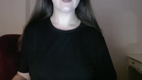 Snapshot of immouss chatting on December 10, 2024, 10:26 pm Pola online show from December 10, 2024, 10:26 pm