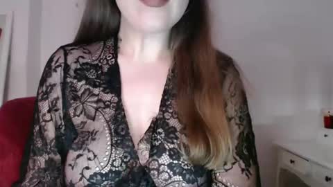 Snapshot of immouss chatting on December 11, 2024, 9:12 pm Pola online show from December 11, 2024, 9:12 pm