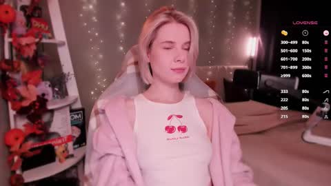 Mia online show from November 16, 2025, 10:21 am