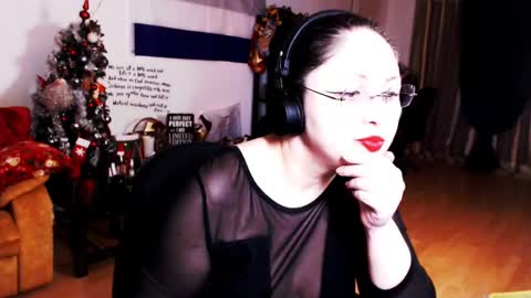 Empress online show from February 9, 2025, 1:22 am