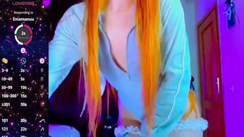 Lora online show from January 8, 2026, 6:43 pm