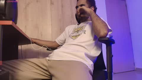 Snapshot of imyourg0d chatting on April 25, 2026, 3:42 am Daniel thumb up me please its important Im new INDEPENDENT MODEL online show from April 25, 2026, 3:42 am