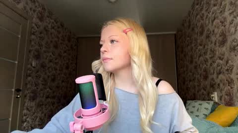 Lola online show from February 21, 2026, 11:11 am