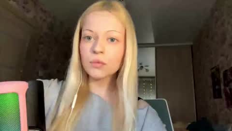 Lola online show from February 25, 2026, 12:48 pm