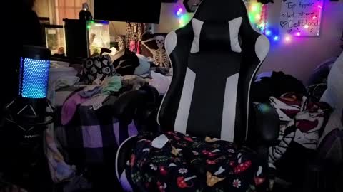 Inarafoxx online show from March 31, 2026, 9:04 pm