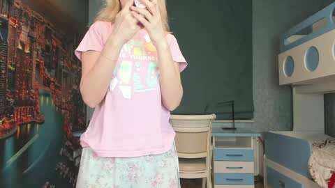 Masha online show from April 7, 2026, 7:14 pm