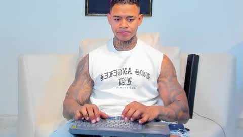 Snapshot of independent_project chatting on October 27, 2025, 2:48 am Jacobo online show from October 27, 2025, 2:48 am