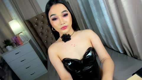 indestructabletrixie online show from December 22, 2024, 12:38 pm