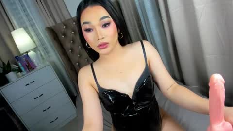 indestructabletrixie online show from December 24, 2024, 4:40 pm