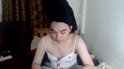 indestructabletrixie online show from April 19, 2026, 11:31 am