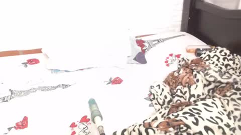 Anglica  online show from January 31, 2025, 2:39 pm