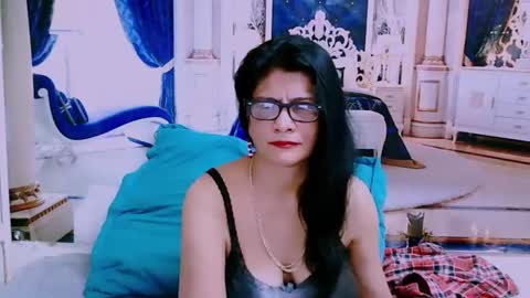 Snapshot of indianallure chatting on December 2, 2024, 5:26 am Femiez online show from December 2, 2024, 5:26 am