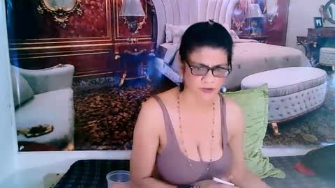 Snapshot of indianallure chatting on January 31, 2025, 6:24 am Femiez online show from January 31, 2025, 6:24 am