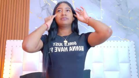 LITTLE AINHOA  online show from February 21, 2026, 7:15 pm