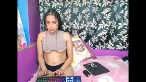 indianmaxine07 online show from October 9, 2025, 7:23 pm