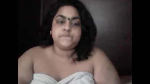 indianpooja1027 online show from December 23, 2025, 7:06 am