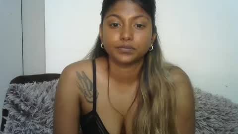 indianqtpie6 online show from November 25, 2025, 6:46 am