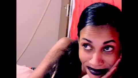 Snapshot of indianqueen5 chatting on October 19, 2025, 12:28 pm indianqueen5 online show from October 19, 2025, 12:28 pm