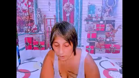 indianroxy27 online show from November 30, 2025, 4:44 pm