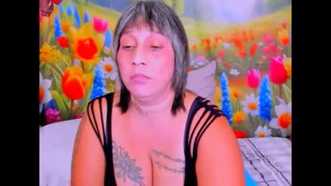 indianroxy27 online show from April 14, 2026, 7:09 pm