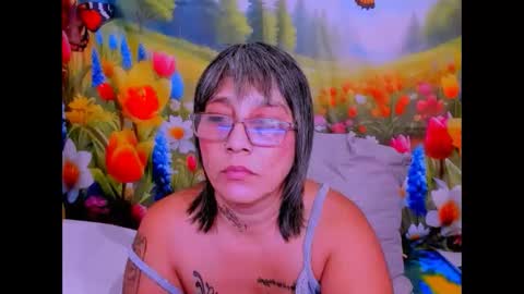 indianroxy27 online show from May 12, 2026, 7:16 am
