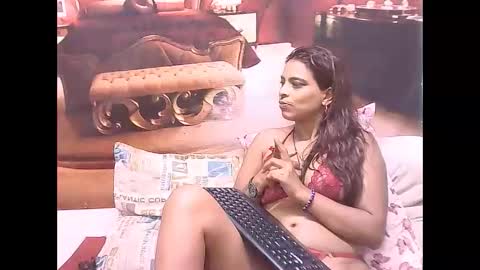 Snapshot of indiansexyass4u2luv chatting on January 14, 2025, 12:43 am indiansexyass4u2luv online show from January 14, 2025, 12:43 am