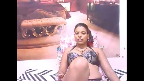 Snapshot of indiansexyass4u2luv chatting on March 3, 2025, 6:12 pm indiansexyass4u2luv online show from March 3, 2025, 6:12 pm