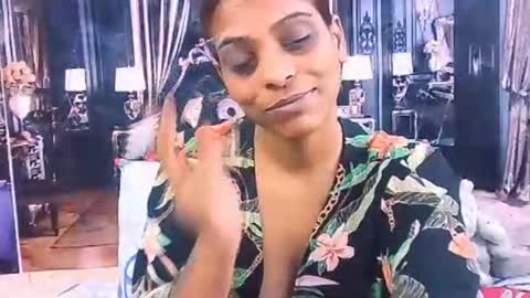 indiansexyass4u2luv online show from May 4, 2026, 5:14 am