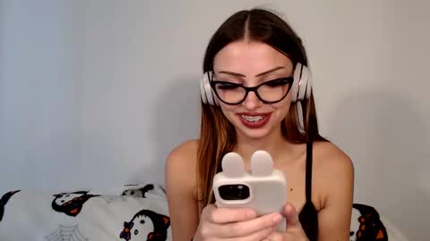 Snapshot of indigoelle chatting on September 16, 2025, 4:52 pm Indigo Elle online show from September 16, 2025, 4:52 pm