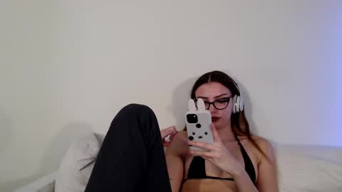 Snapshot of indigoelle chatting on October 18, 2025, 6:30 pm Indigo Elle online show from October 18, 2025, 6:30 pm