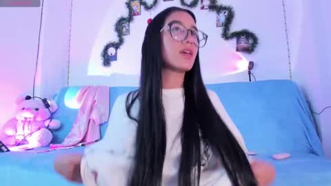 Luna  online show from December 31, 2024, 2:40 am