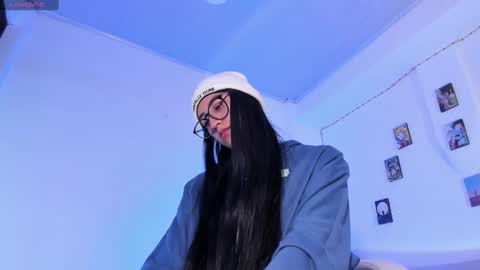 Luna  online show from January 25, 2025, 3:19 am