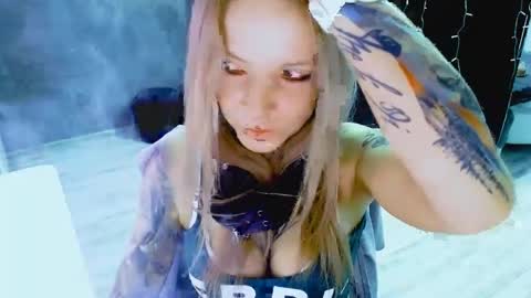 InesDesire online show from October 1, 2025, 7:25 am