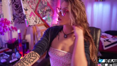 Snapshot of informal_ chatting on January 21, 2025, 2:33 am MAL --- online show from January 21, 2025, 2:33 am