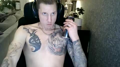 inkedsweed69 online show from November 10, 2025, 4:39 pm