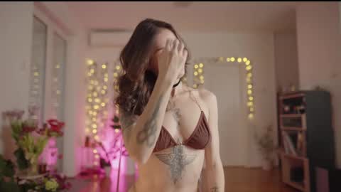 Xenia online show from February 19, 2025, 8:22 am